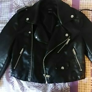 Forever 21 cropped motorcycle faux leather jacket